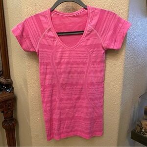 LULULEMON Women Pink Run Swiftly Tech V-Neck Athletic Short Sleeve Top Size 4